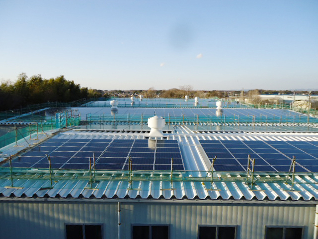 茨城県筑西市某コンテナ倉庫屋上460kW